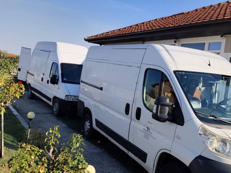 Kombi vozila AB TRANS-ŠLEP – vozni park u Zemunu – AB TRANS-ŠLEP