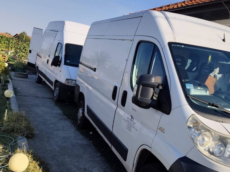 Kombi vozila AB TRANS-ŠLEP – vozni park u Zemunu – AB TRANS-ŠLEP